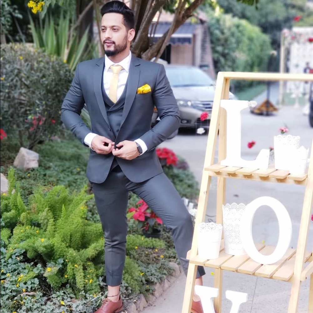 Raymond custom fit Military green 3-piece blazer suit for Men